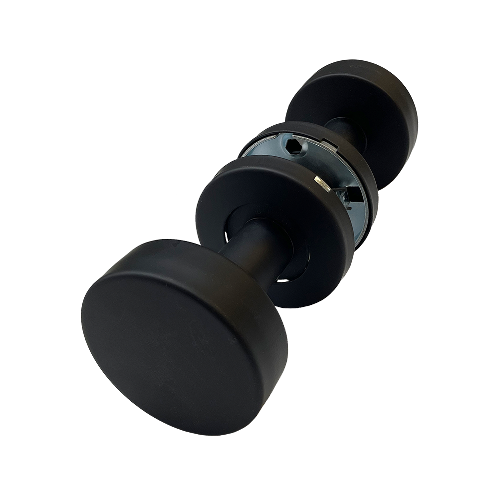 Pomo Manija Roma Negro.